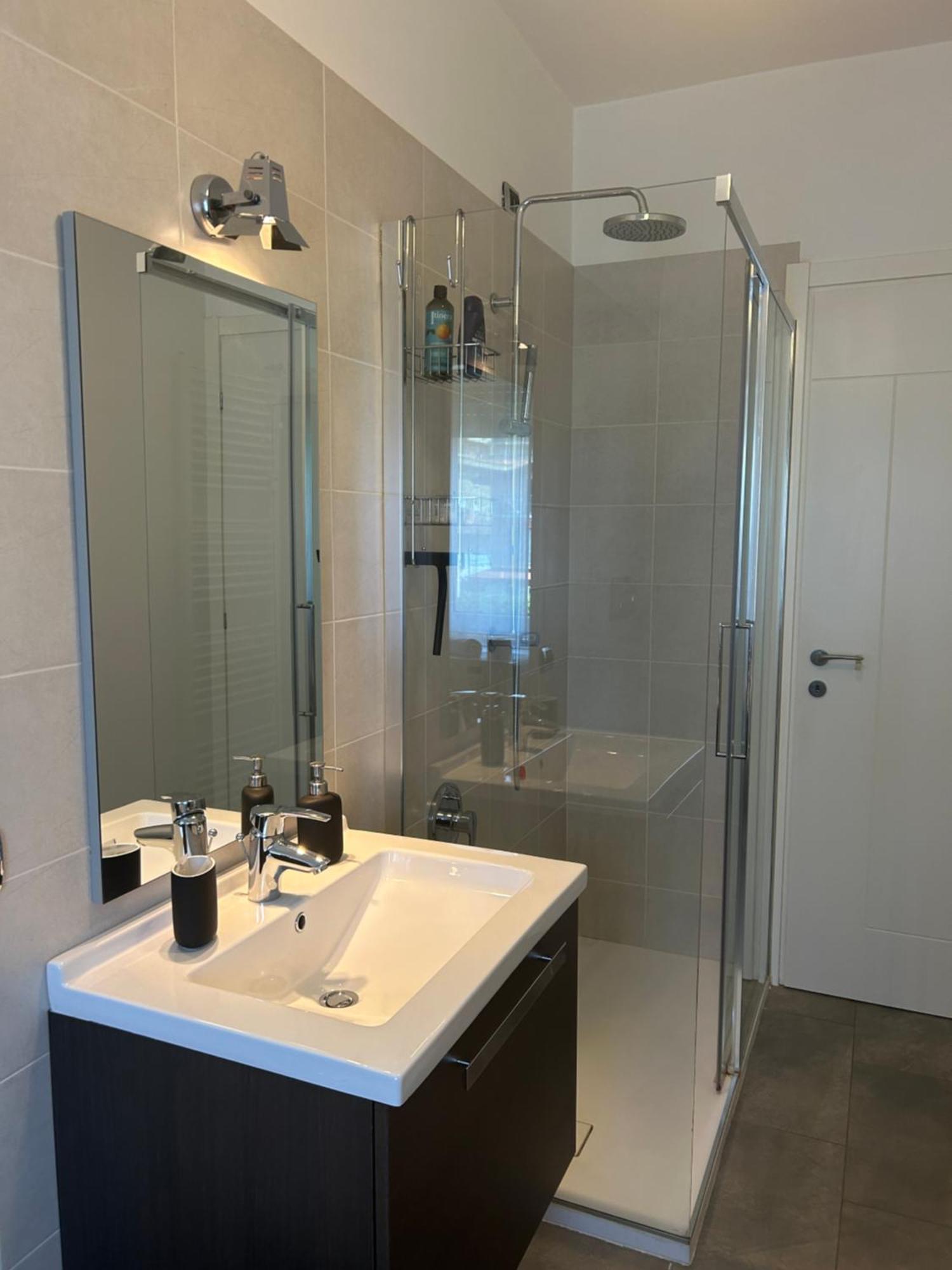 Comfortable Apartment In The Heart Of Lecco Exterior foto